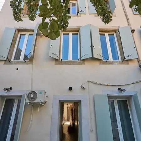 Perrutel - Entre Bastide Et Cite Carcasona